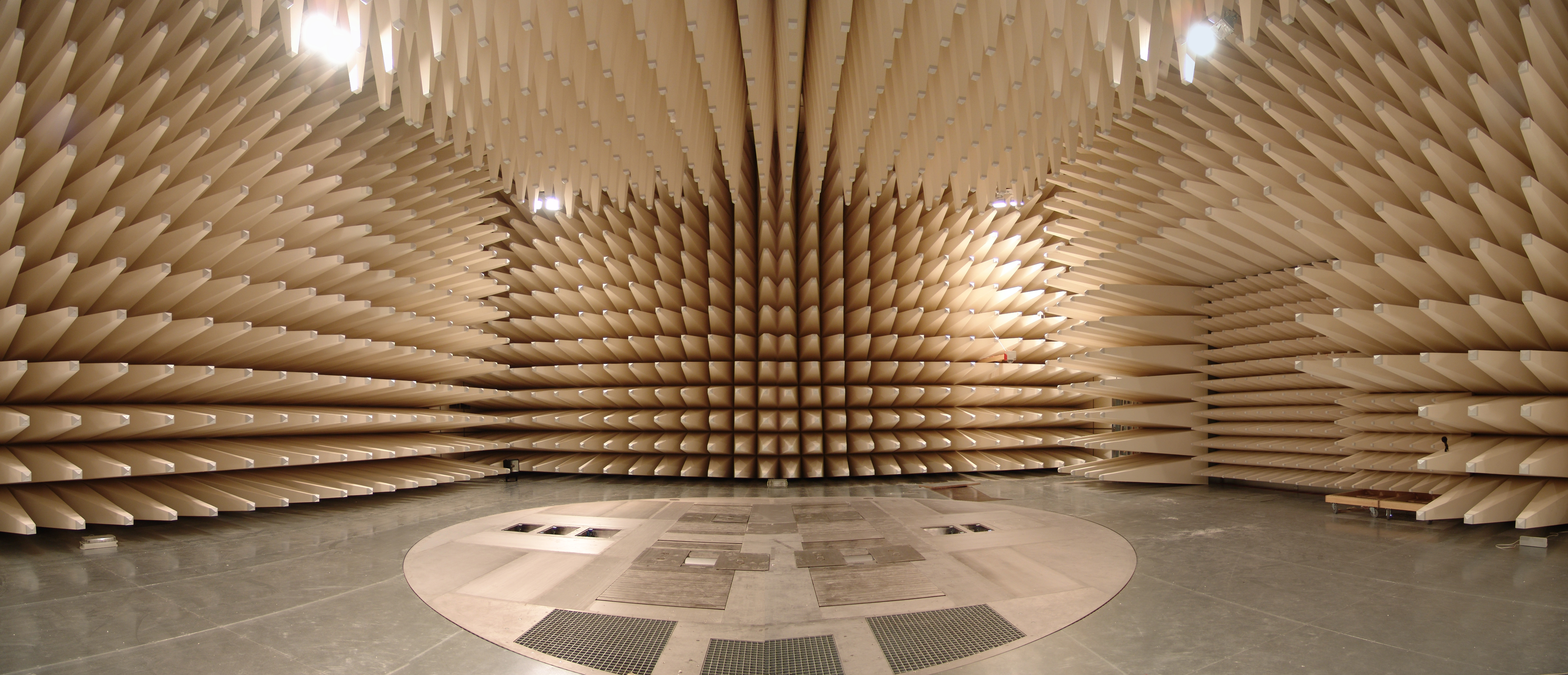 電波暗室、電磁兼容暗室、汽車電子暗室、EMI系統測試、EMS系統測試、EMC測試附件、EMC測試天線